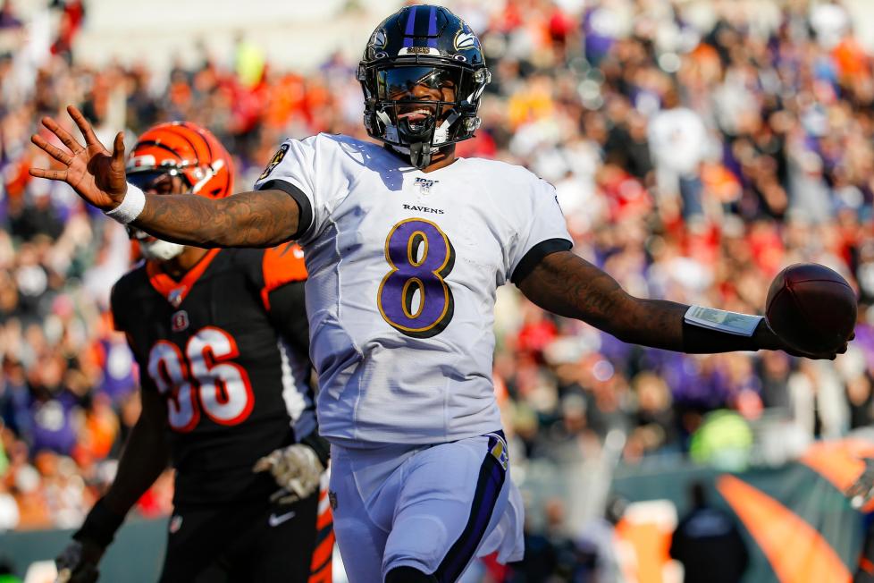 Passionate fans watch lamar jackson shine against the bengals today
