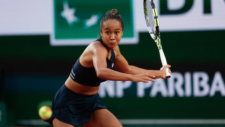 Exciting leylah fernandez at the french open capturing hearts everywhere