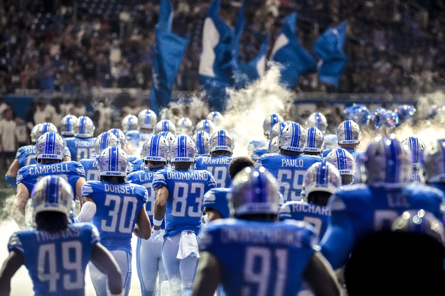 Unparalleled collection of stunning lions images in football action