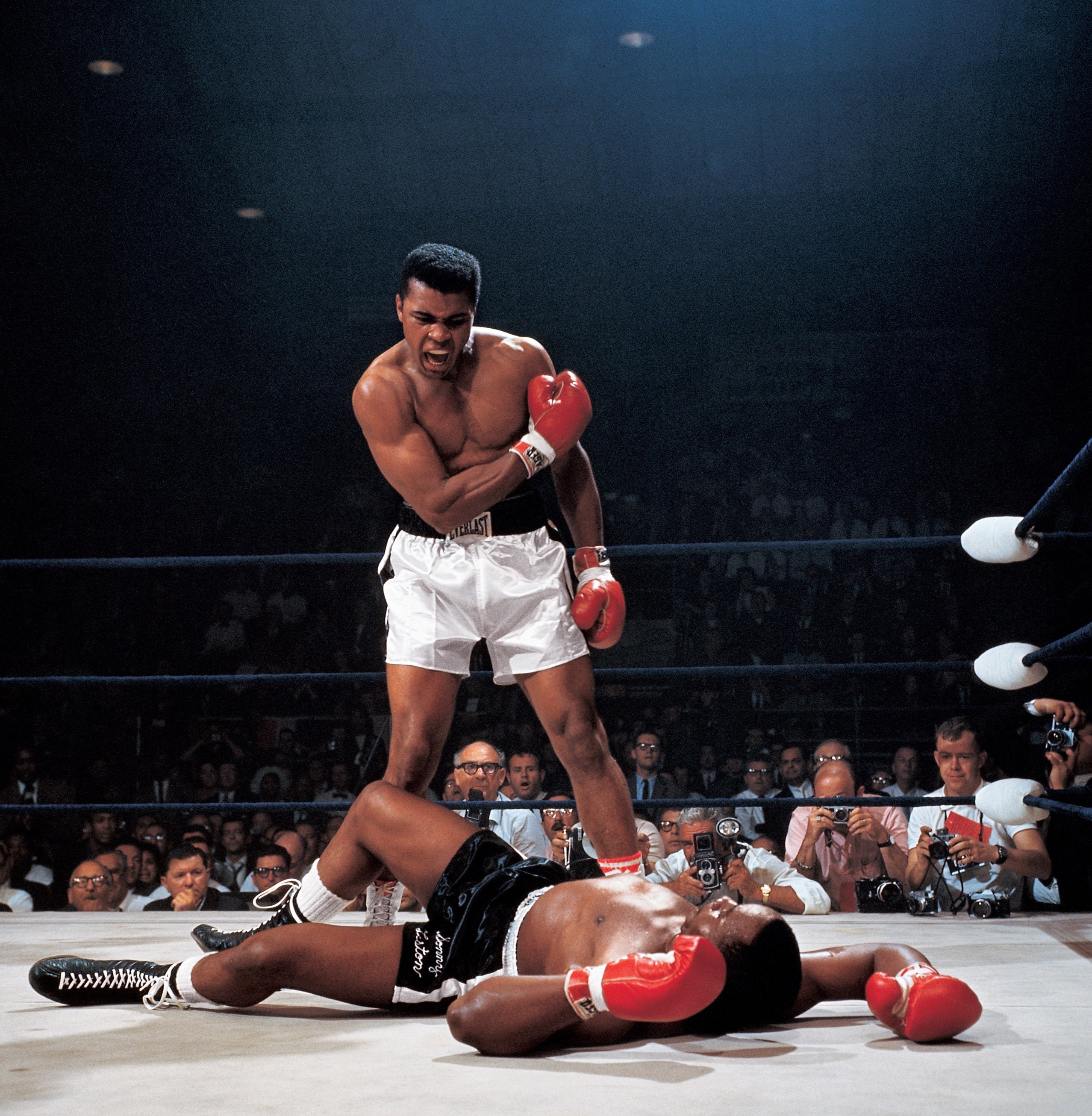 Versatile muhammad ali vs sonny liston wallpaper for boxing fans
