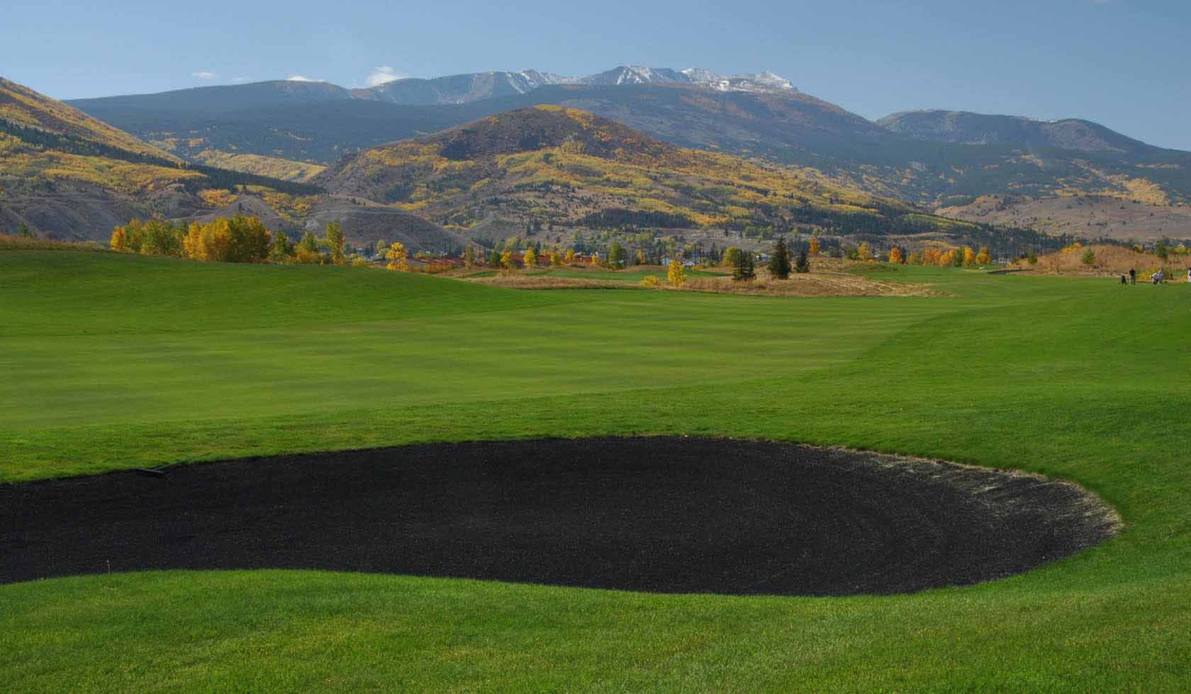 Old works golf course photos that capture sporty moments beautifully