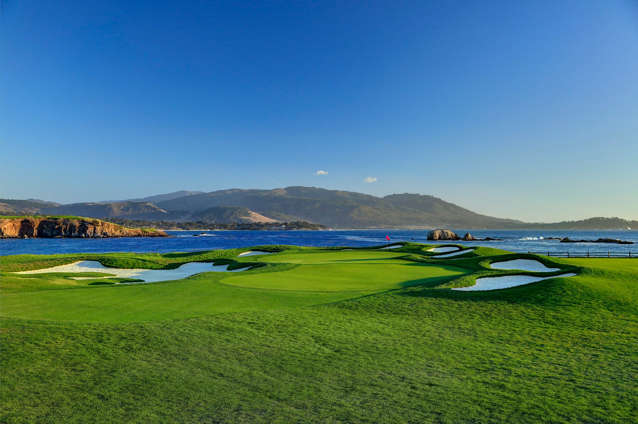 Pebble beach 17th hole: fearless moments on the iconic course