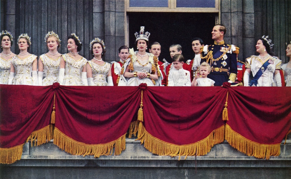 Fast-paced moments from queen elizabeth’s balcony coronation event