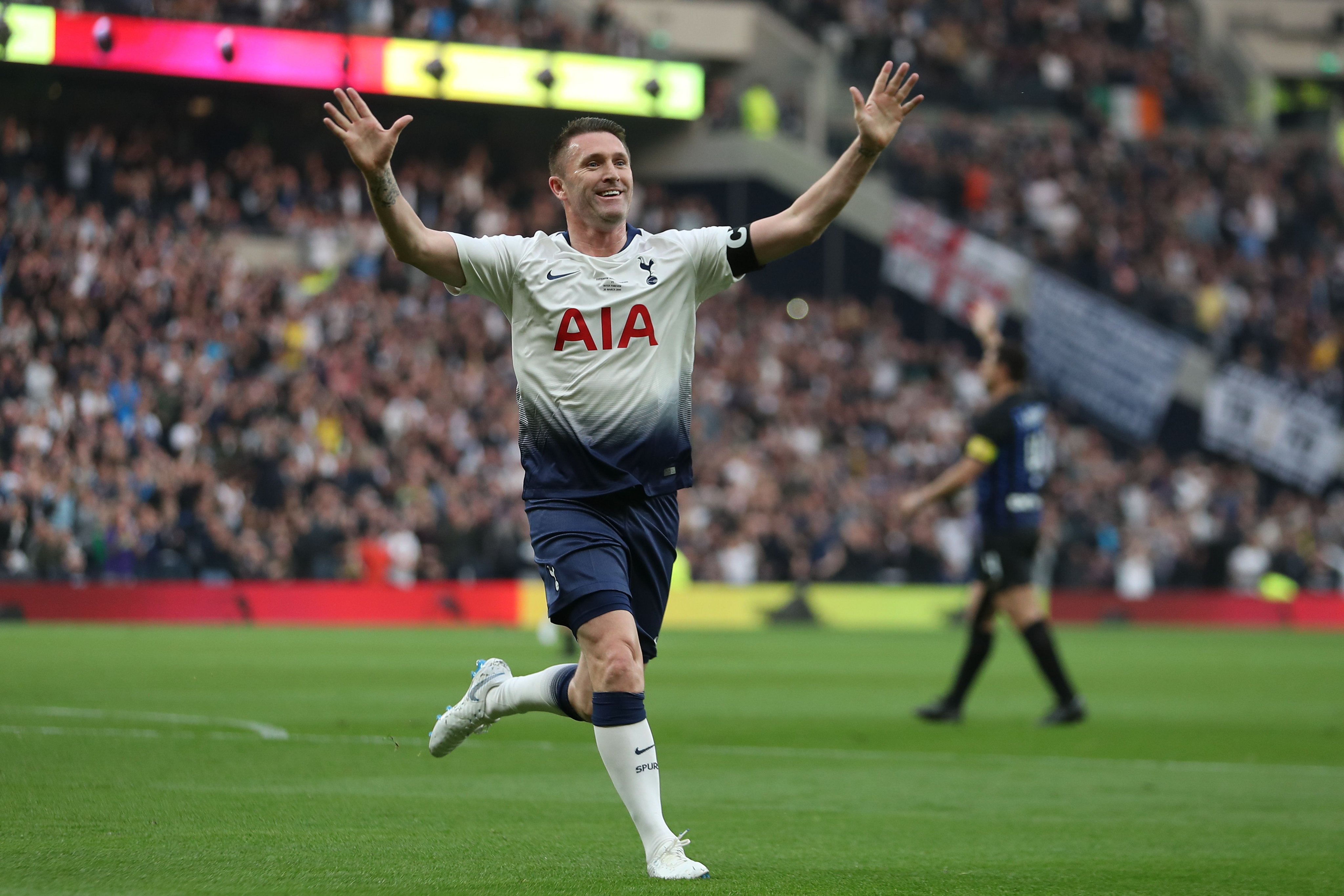Robbie keane celebration motivated fans with unforgettable joy and energy
