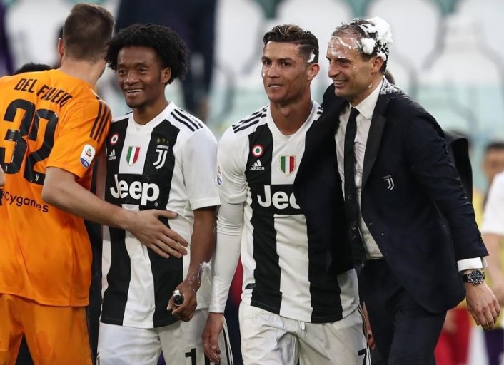 Ronaldo with the world cup trophy exclusive highlights and moments