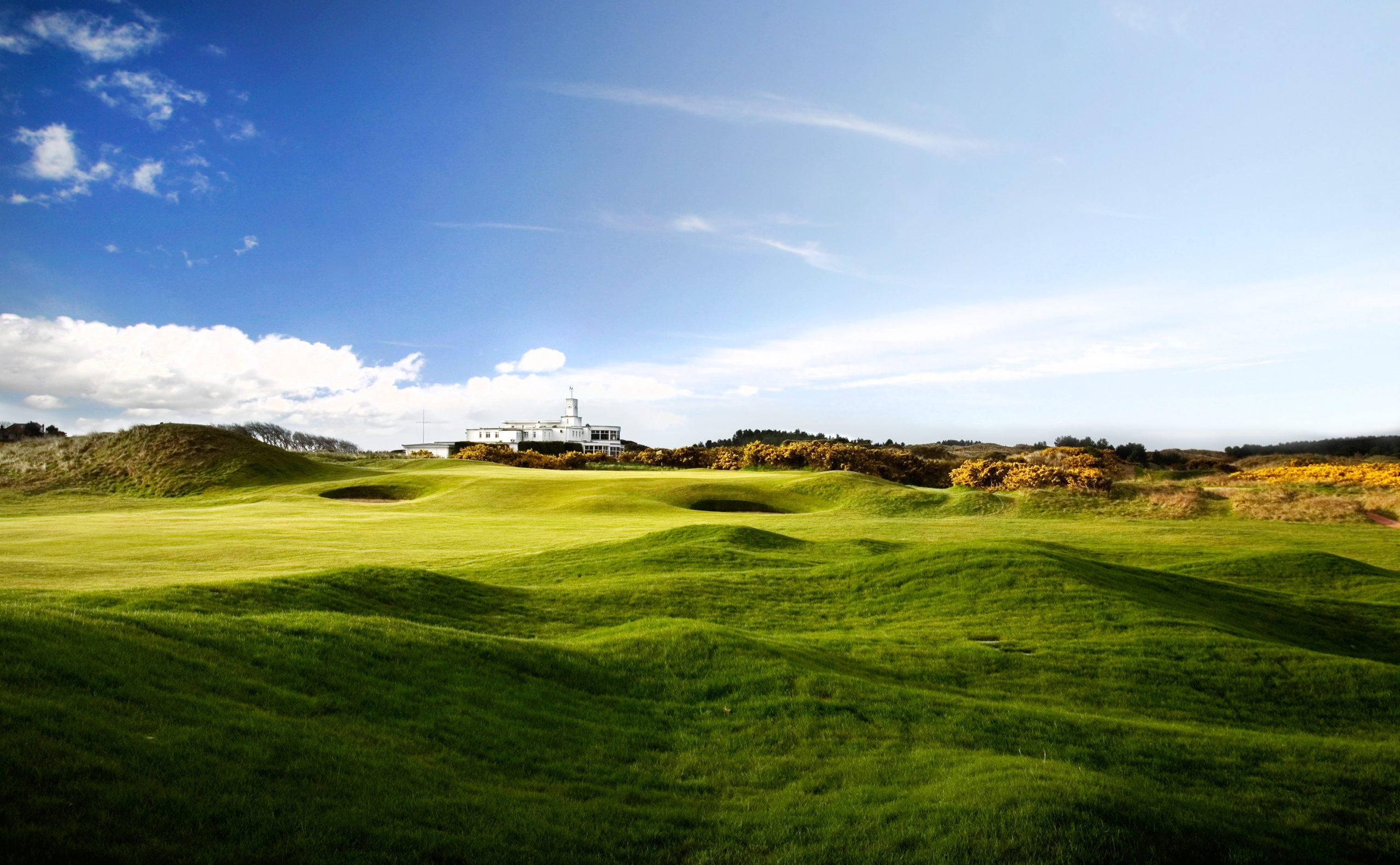 Innovative insights into famous golf courses in the uk to explore