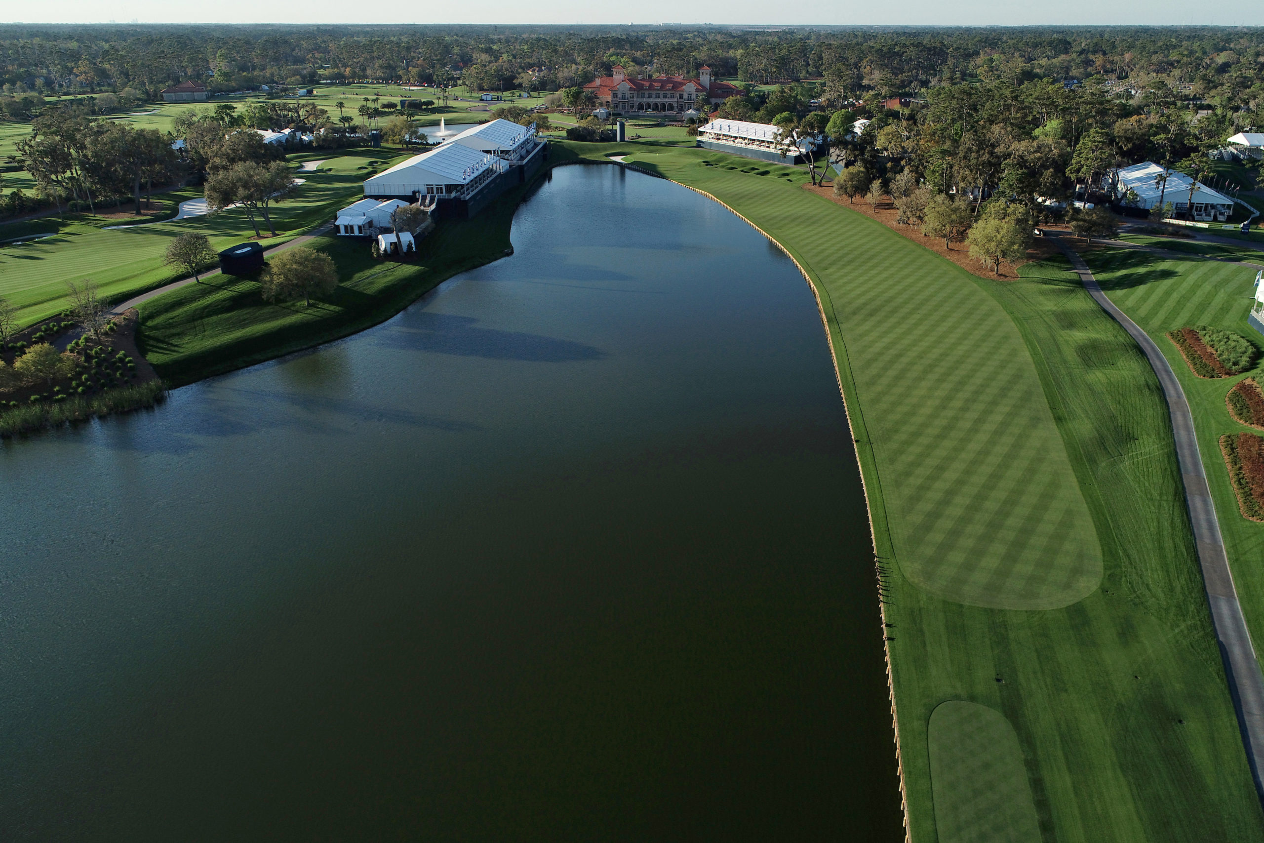 Trendy insights into the iconic 18th hole sawgrass experience