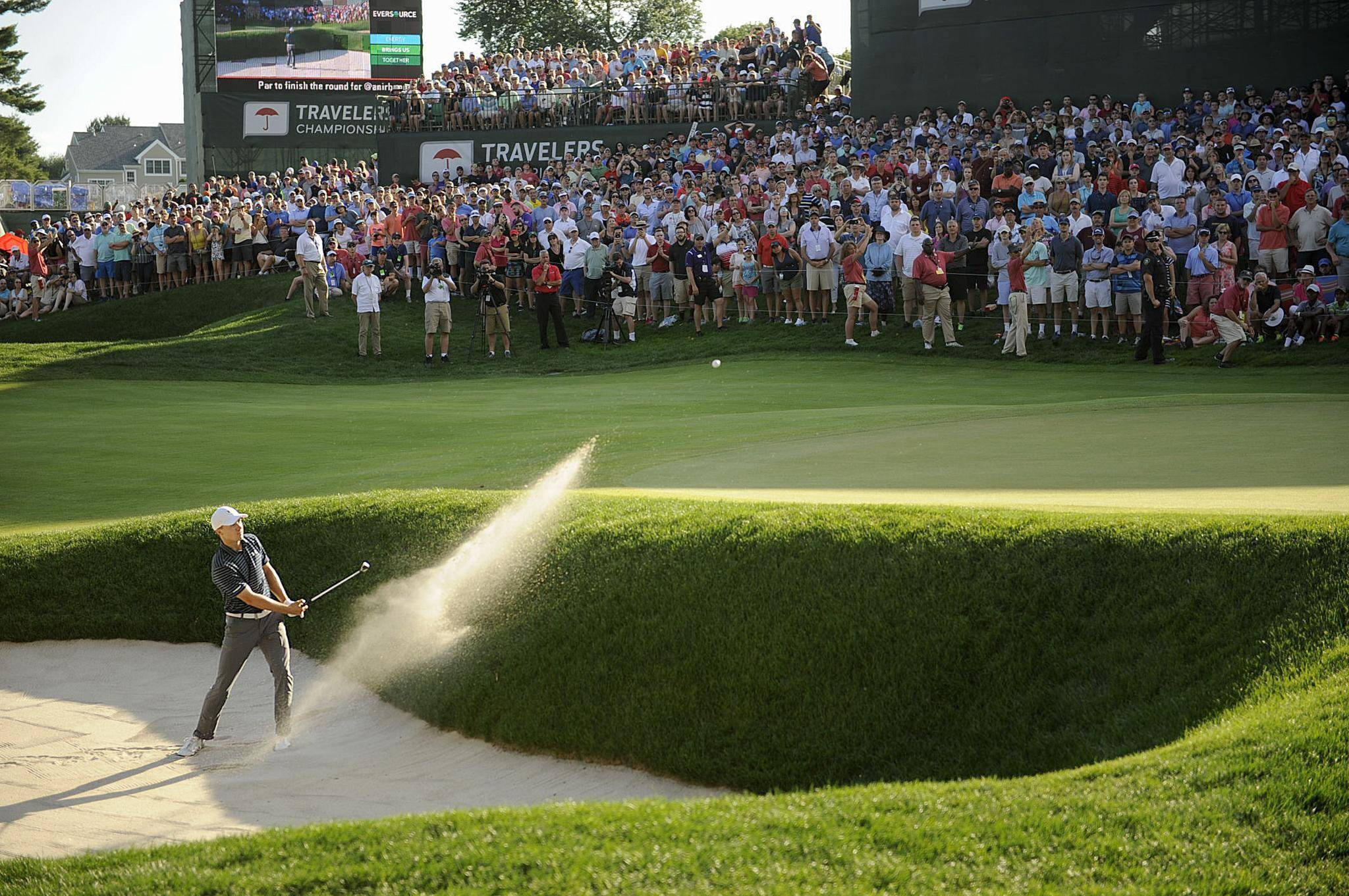 Teamwork is essential for perfecting a jordan spieth bunker shot