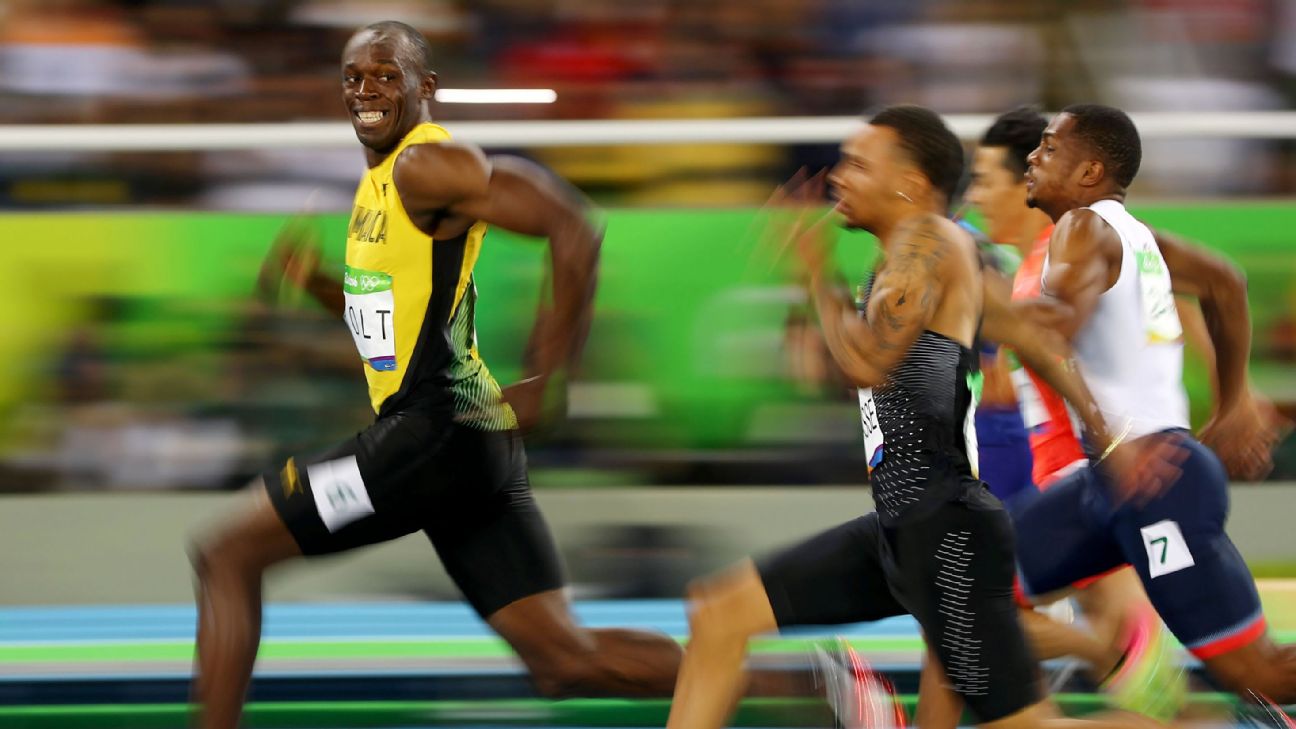 Cutting-edge sports photographs that capture unforgettable moments