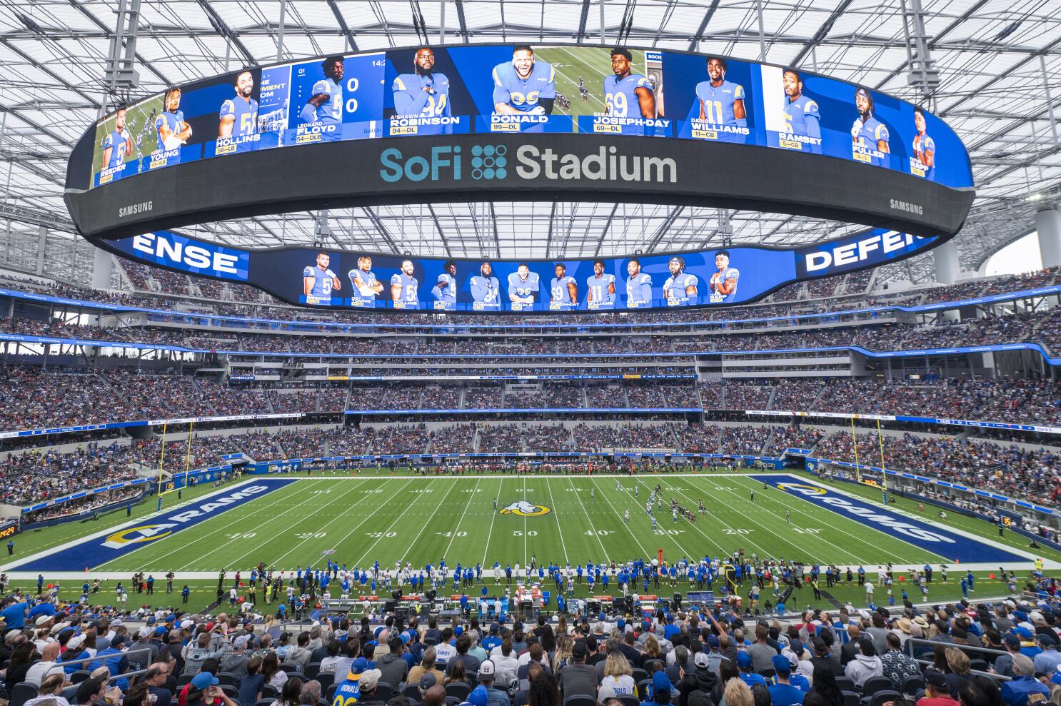 Dynamic superbowl photo captures the excitement of the big game