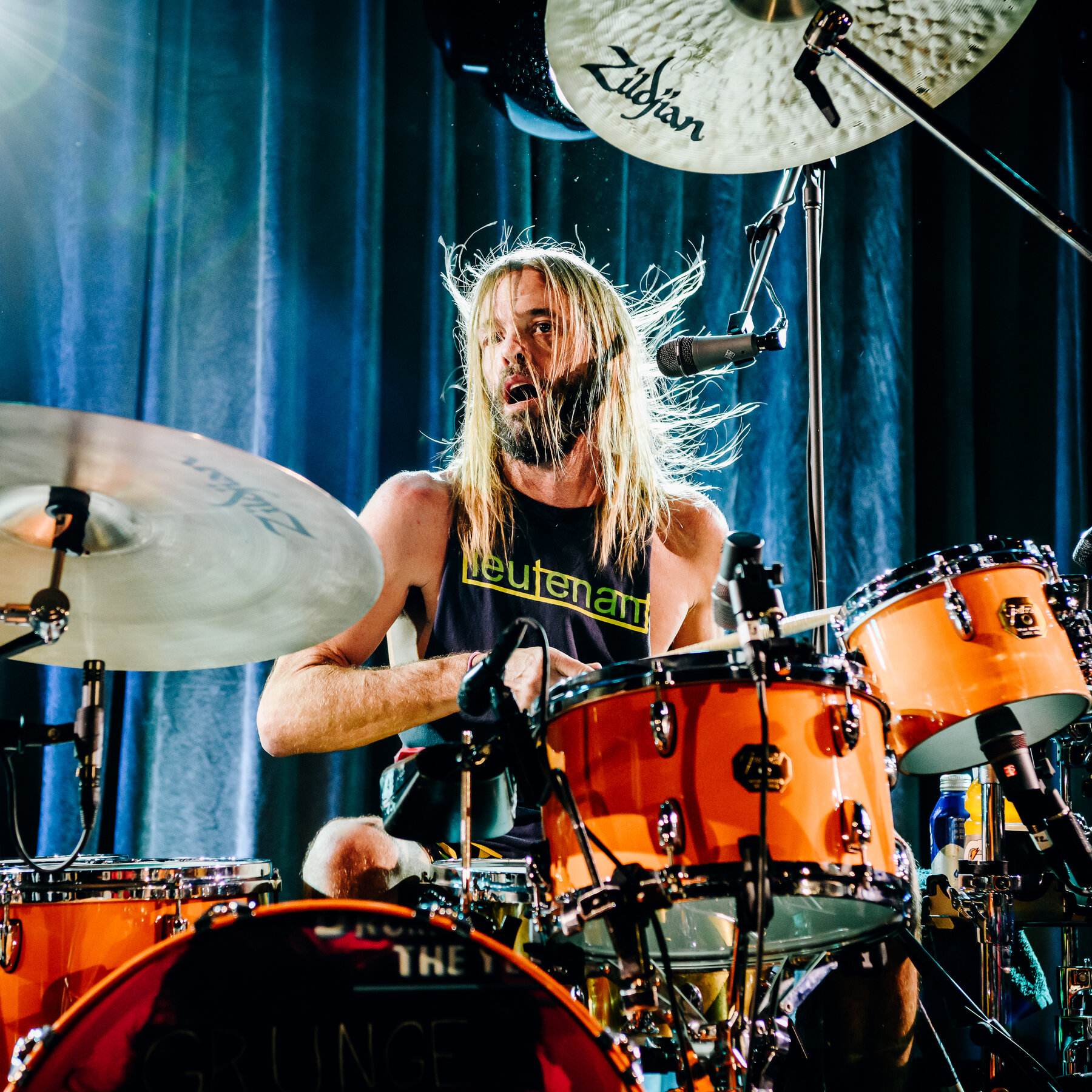 Taylor hawkins wallpaper perfectly captures the spirit of rock music