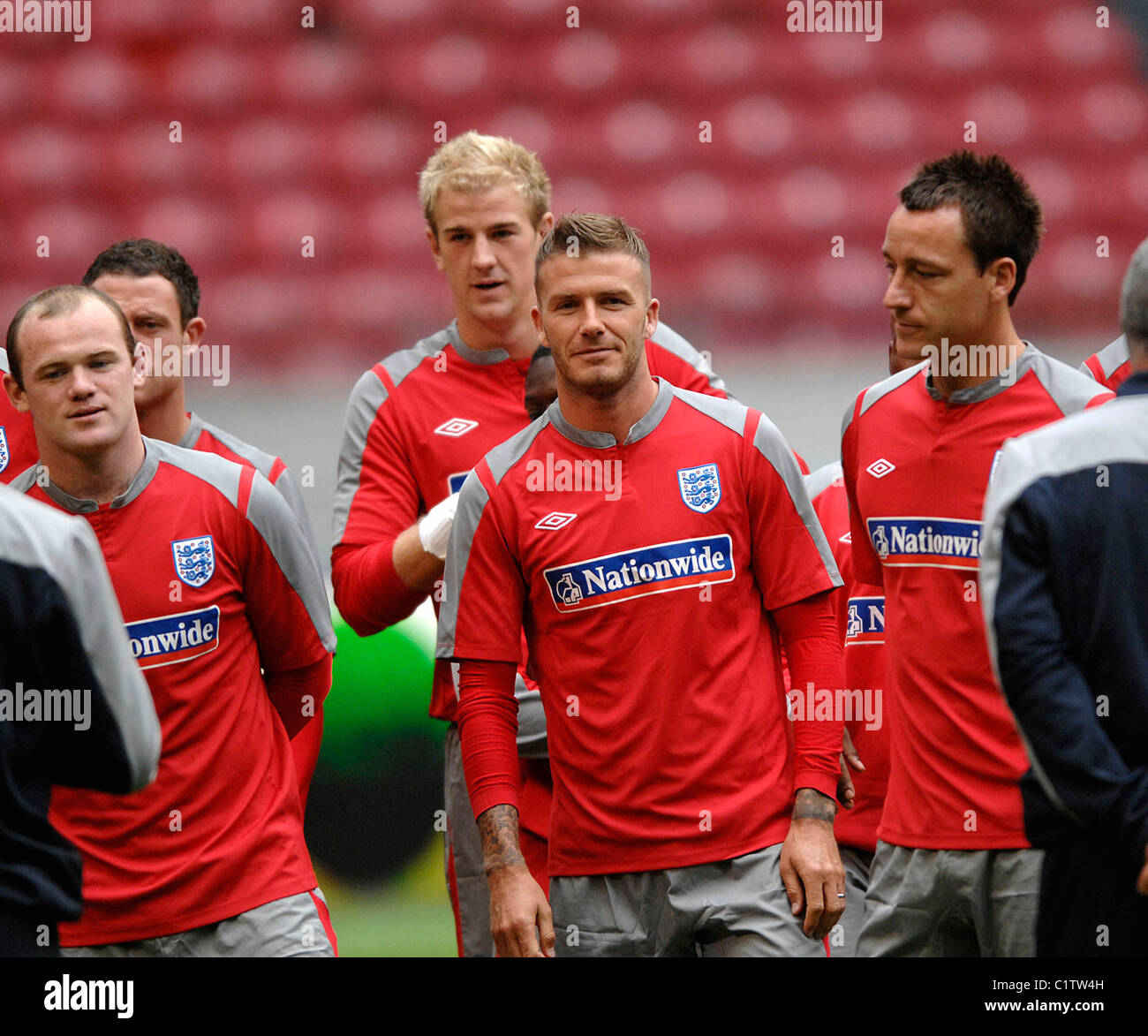 Inspirational moments of wayne rooney and david beckham in football