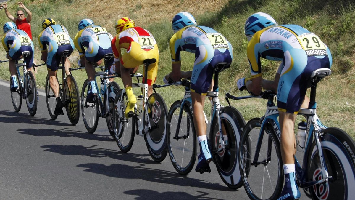 Who won the tour de france in 2009 and persevered through challenges