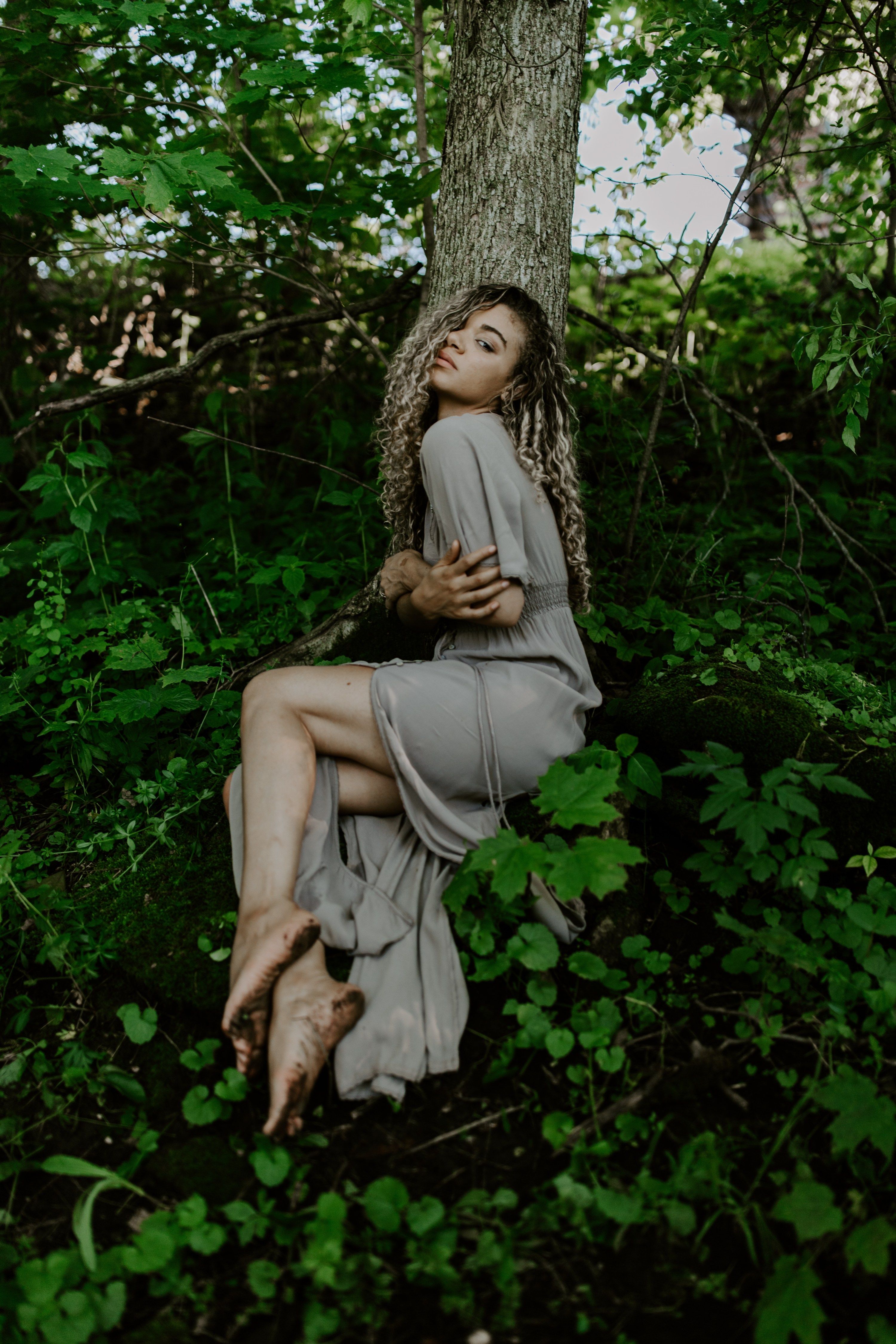Sophisticated woods photoshoot ideas for stunning outdoor portraits